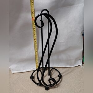Black Metal Paper Towel Holder